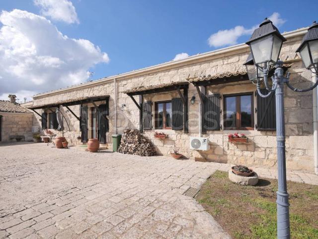 Villa singola in vendita a Ragusa via Ettore Fieramosca, Croce Selvaggio