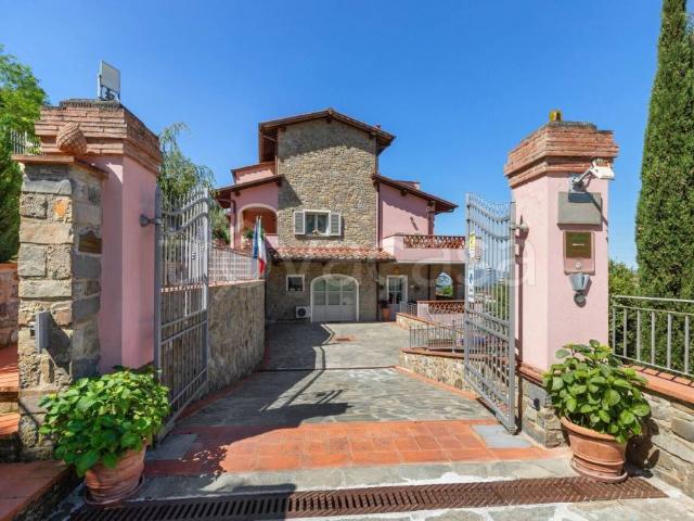 Villa singola in vendita a Reggello via Dante Alighieri, 1