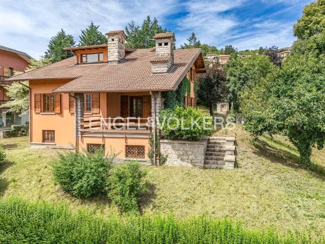 Villa singola in vendita a Rezzago via per Asso