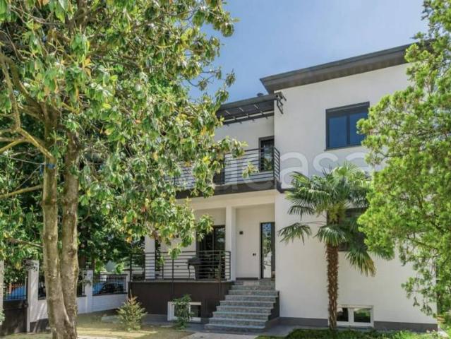 Villa singola in vendita a Rho via Trento