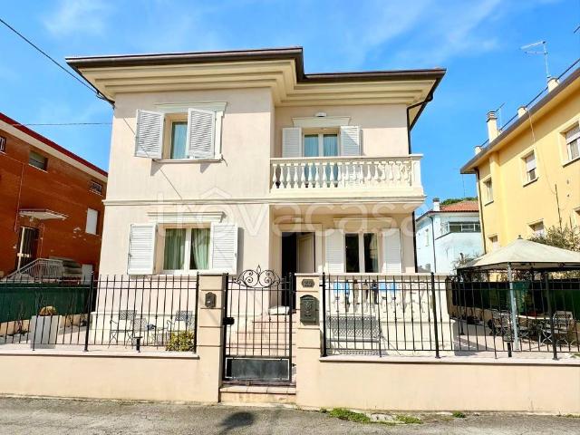 Villa singola in vendita a Rimini viale Bruxelles, 74, Miramare Rivazzurra