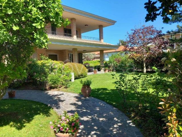 Villa singola in vendita a Riccione via Flaminia, Parco