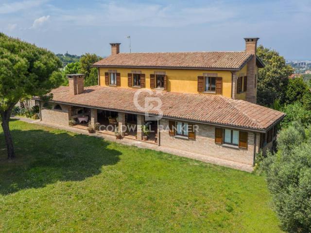 Villa singola in vendita a Riccione viale Trebaci, 50, Colle dei Pini