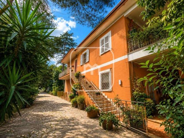 Villa singola in vendita a Roma via Villetta Barrea, Castelverde