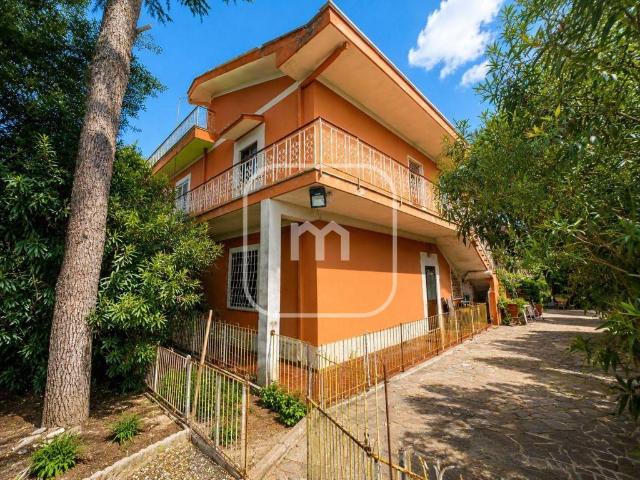 Villa singola in vendita a Roma via Villetta Barrea, Castelverde