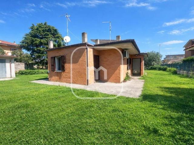 Villa singola in vendita a Roma via Civita d'Antino, Castelverde