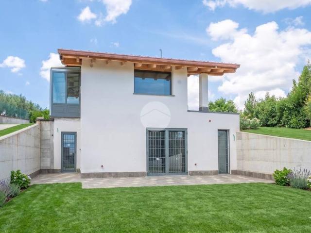 Villa singola in vendita a Roma via di fontana rotta, 80, Finocchio