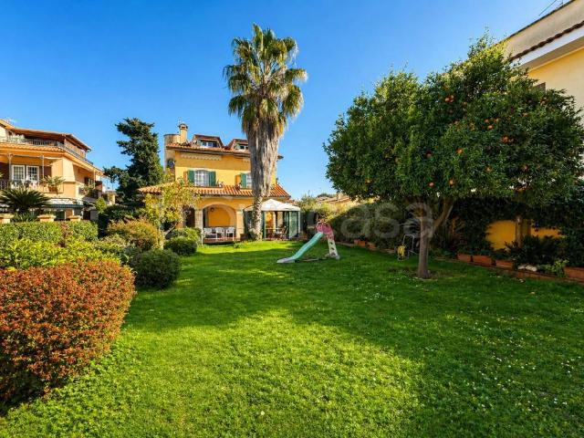 Villa singola in vendita a Roma via Elia Facchini, Casal Palocco