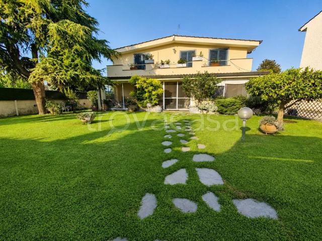 Villa singola in vendita a Roma via Panfeo, Casal Palocco
