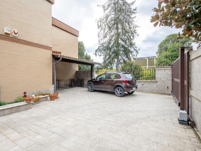 Villa singola in vendita a Roma via Renoir, 36, Tor Vergata