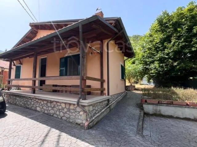 Villa singola in vendita a Rocca di Botte via Vittorio Veneto, 1