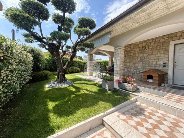 Villa singola in vendita a Rovato via Bonomelli, 4
