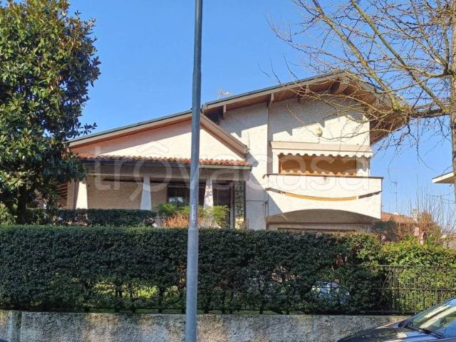 Villa singola in vendita a Rozzano via Fratelli Rosselli
