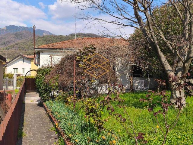 Villa singola in vendita a Schio via Leonardo da Vinci, 64