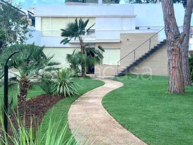 Villa singola in vendita a Santa Marinella via Catone, 15