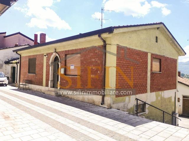 Villa singola in vendita a Sant'Angelo all'Esca via Belvedere, 24