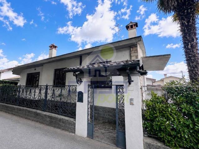 Villa singola in vendita a Sant'Angelo Lodigiano via santa maria regina 8