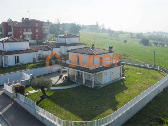 Villa singola in vendita a San Costanzo strada San Fortunato