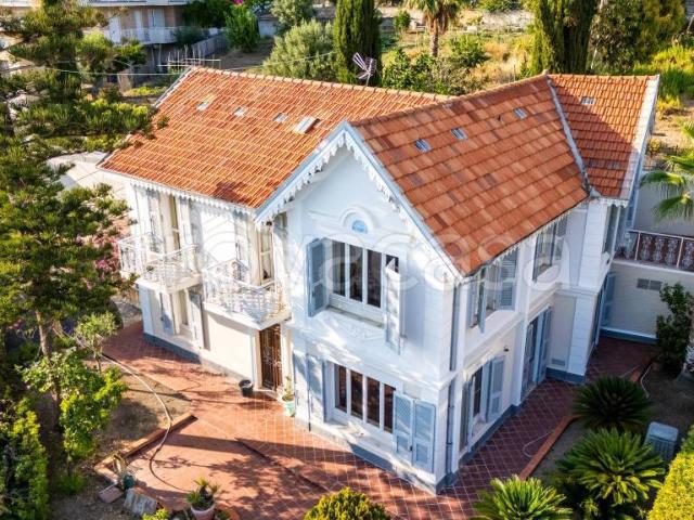 Villa singola in vendita a Sanremo corso Giuseppe Mazzini, La Brezza Tre Ponti