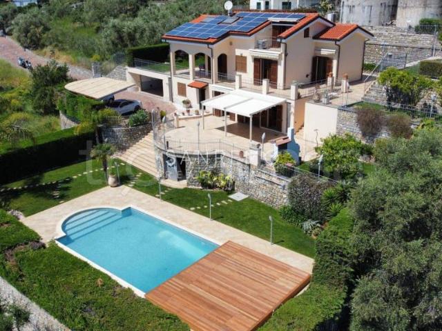 Villa singola in vendita a Sanremo, Solaro
