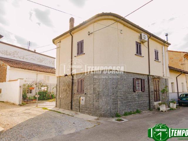 Villa singola in vendita a Sale via Andrea Costa