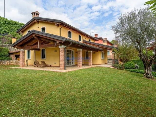 Villa singola in vendita a Sarcedo via Monte Summano, 1