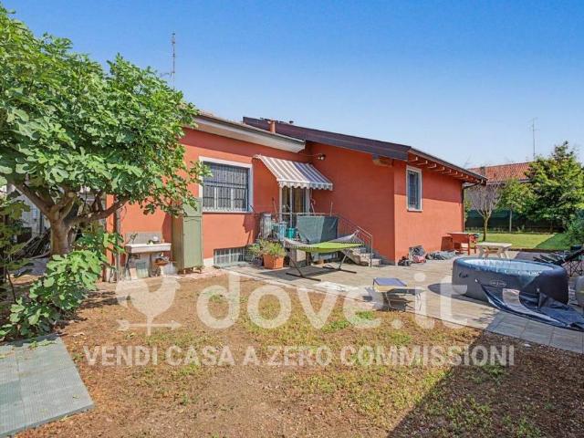 Villa singola in vendita a Saronno via Larga, 38