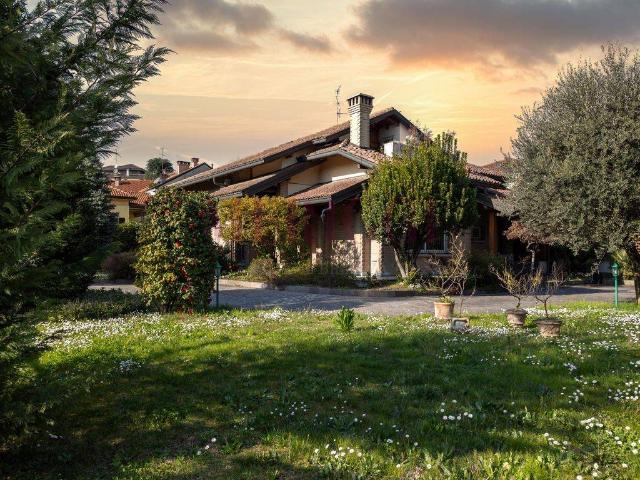 Villa singola in vendita a Seregno via Valassina, 66, Consonno Bivio