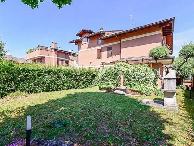 Villa singola in vendita a Seregno via Carlo Porta, Quattro Strade