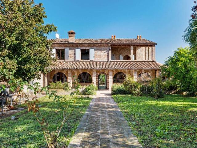 Villa singola in vendita a Sermide e Felonica
