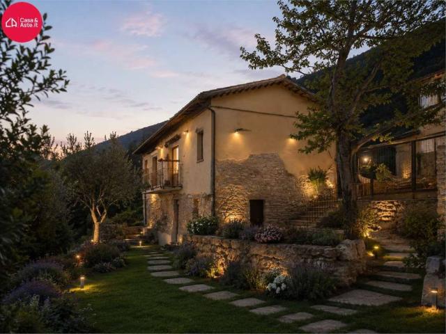 Villa singola in vendita a Serrapetrona via villa d'aria, 4