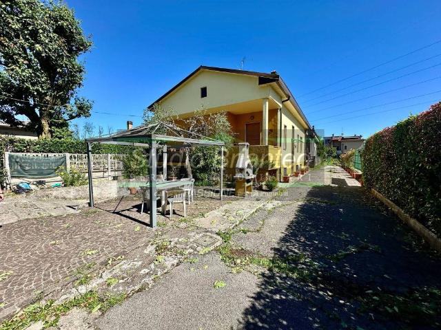 Villa singola in vendita a Seveso via Antonio Rosmini