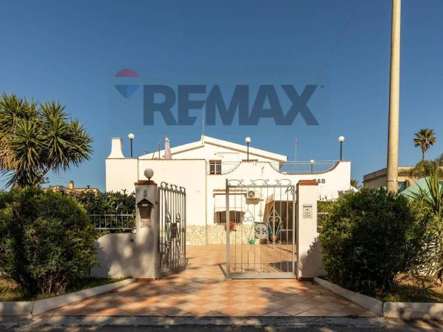 Villa singola in vendita a Siracusa via Islanda, 5, Arenella