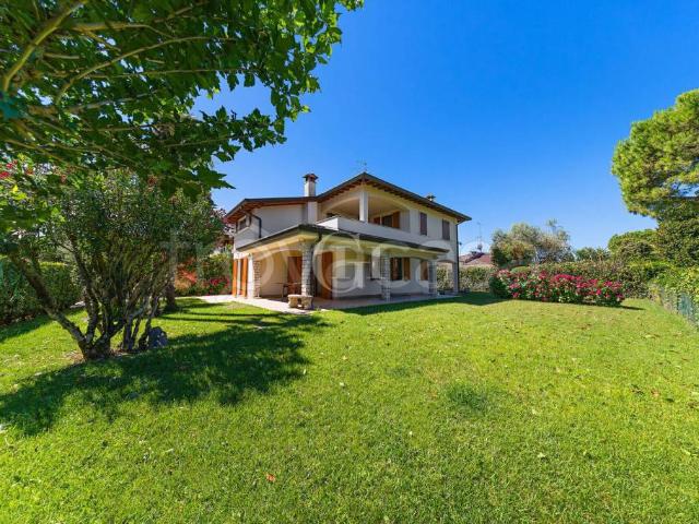 Villa singola in vendita a Sirmione