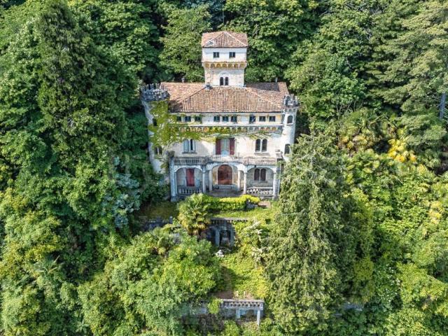 Villa singola in vendita a Stresa via sempione sud 26