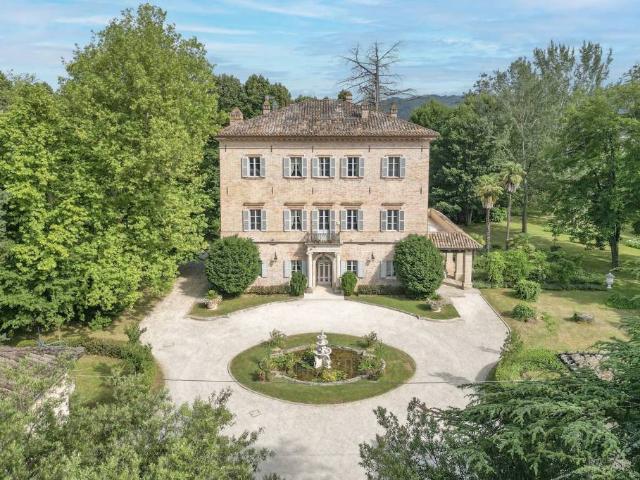 Villa singola in vendita ad Amandola