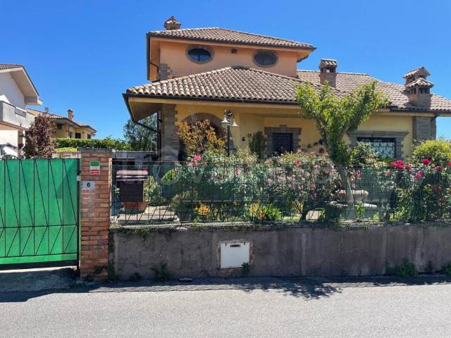 Villa singola in vendita ad Anzio via Volturno, 6, Villa Claudia