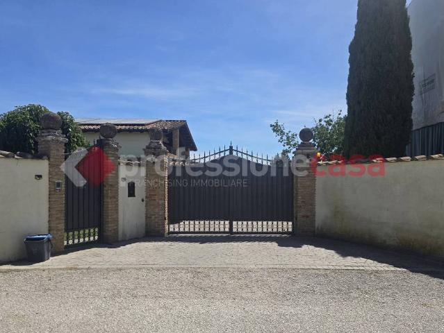Villa singola in vendita ad Anguillara Sabazia via Albucceto