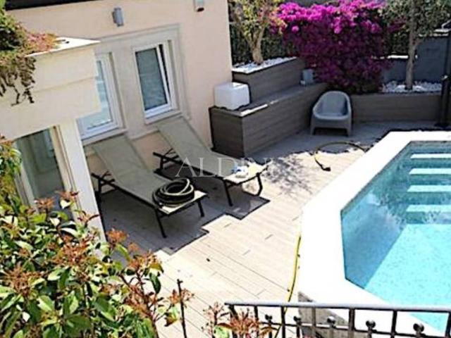 Villa singola in vendita ad Aci Bonaccorsi via Battiati, 77
