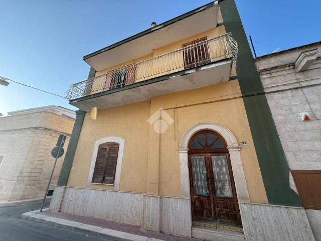 Stabile/palazzo in vendita ad Adelfia via ettore carafa, 24