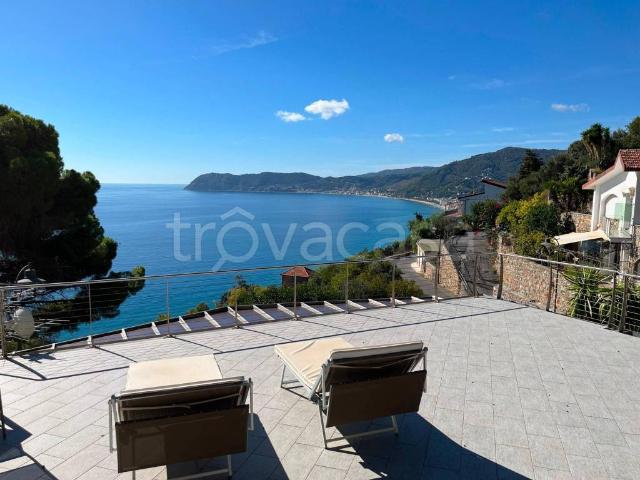 Villa singola in vendita ad Alassio