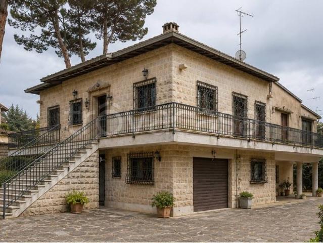 Villa singola in vendita ad Albano Laziale
