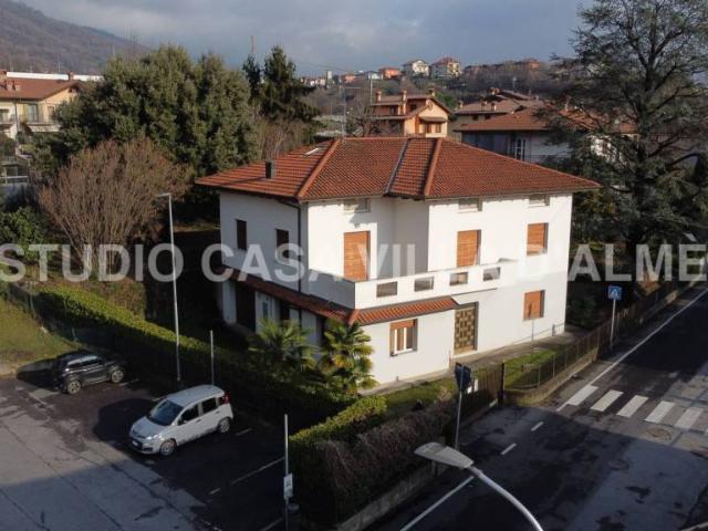 Villa singola in vendita ad Almè via Campofiori