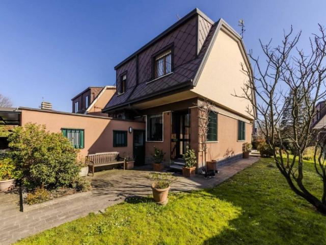 Villa singola in vendita ad Arese viale dei Platani n. 100