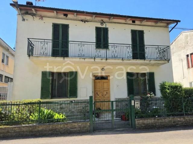 Villa singola in vendita ad Arezzo via Giulio Salvadori, Via Romana