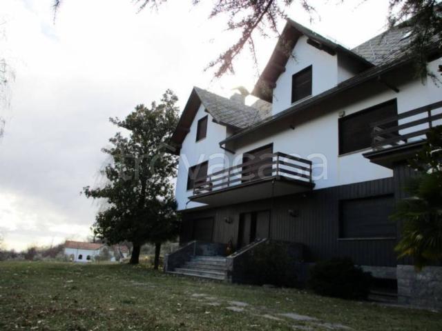 Villa singola in vendita ad Arona