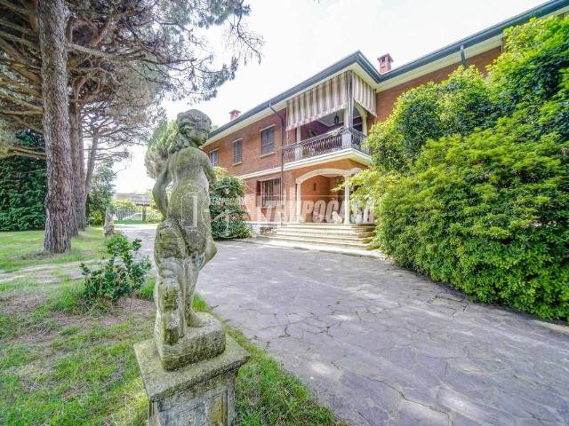 Villa singola in vendita ad Arsago Seprio via Roma