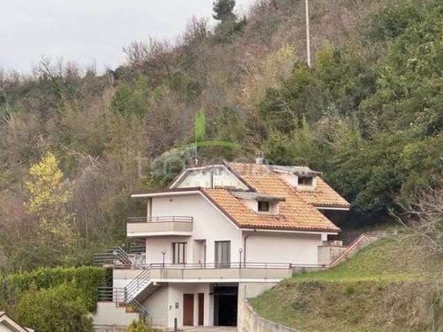 Villa singola in vendita ad Ascoli Piceno via Domenico Cimarosa