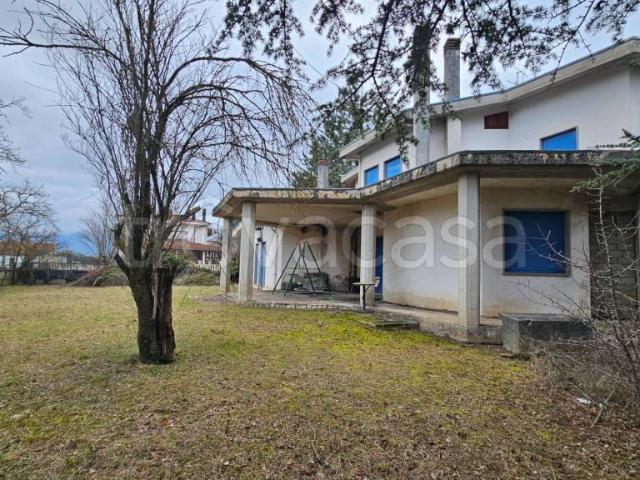 Villa singola in vendita ad Avezzano via collerotondo
