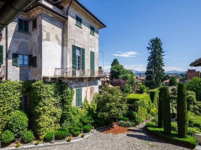 Villa singola in vendita ad Azzate via Roma